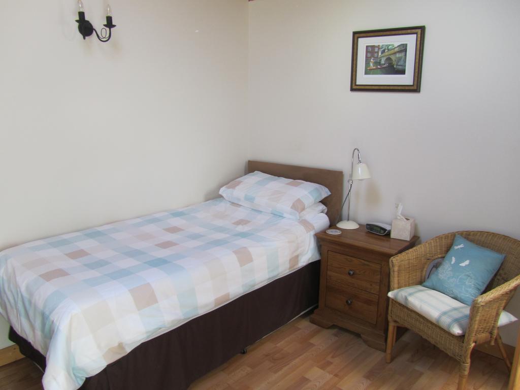 Single En-suite Room (inc. Breakfast)